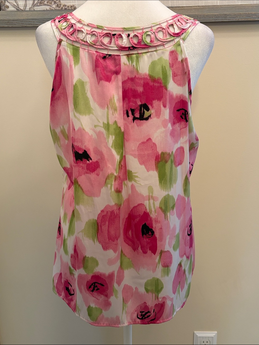 dressbarn Pink Floral Sleeveless Tank with Ring-Trim Neckline size Medium - Picture 4 of 11